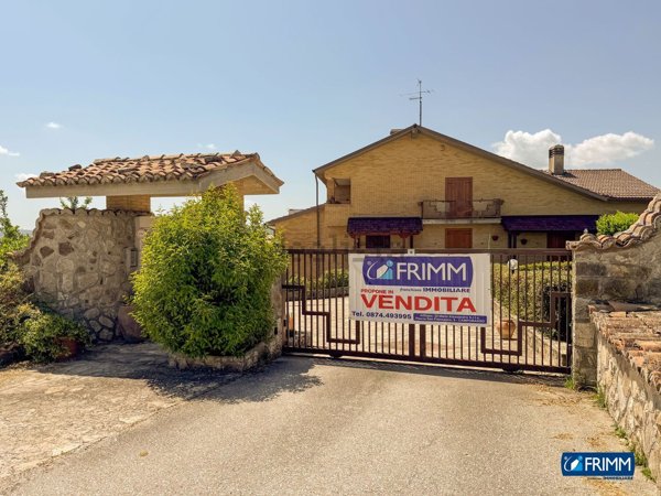 casa indipendente in vendita a Campobasso in zona Coste di Oratino
