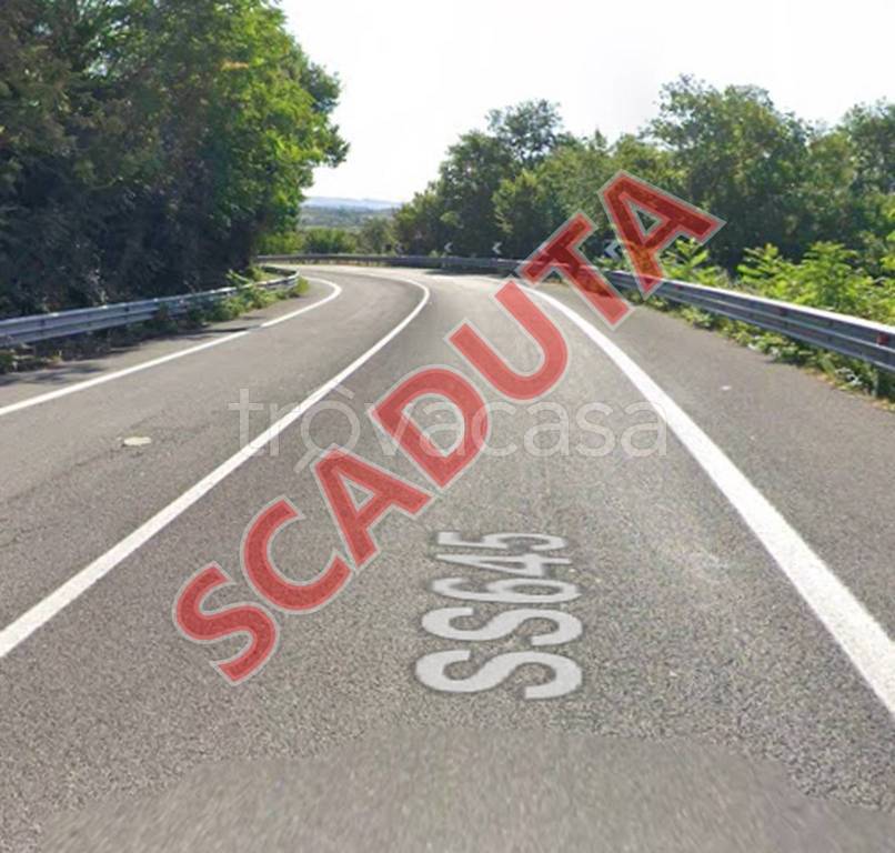 locale commerciale in vendita a Campobasso in zona Lupara