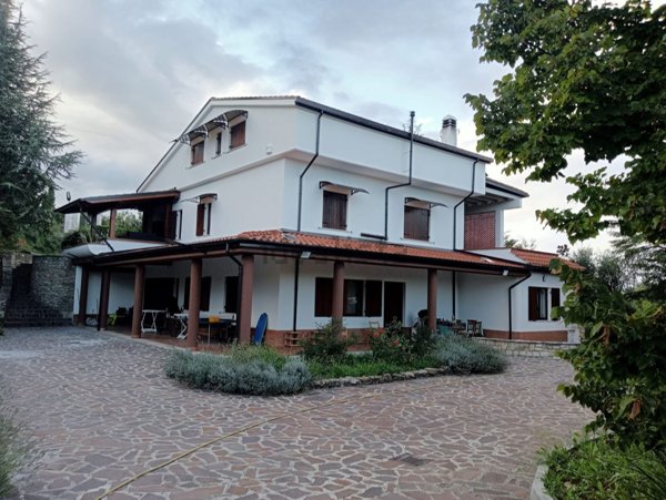 casa indipendente in vendita a Campobasso in zona Centro Città