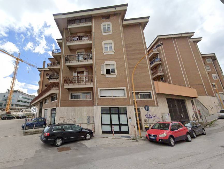 locale commerciale in vendita a Campobasso in zona Centro Città