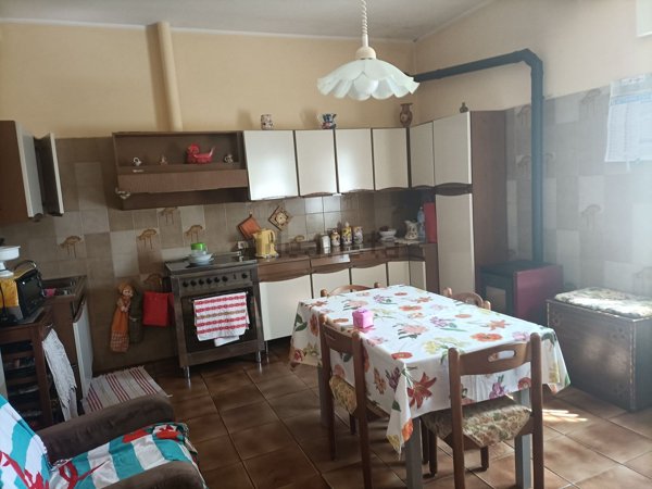 casa indipendente in vendita a Campobasso in zona Centro Città