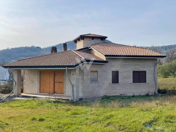casa indipendente in vendita a Campobasso in zona Mascione