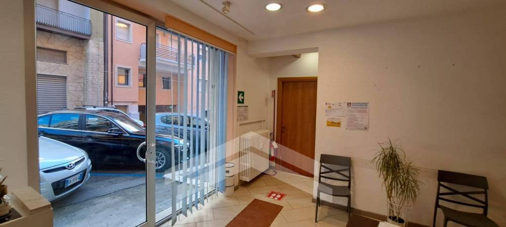 locale commerciale in vendita a Campobasso in zona Centro Città