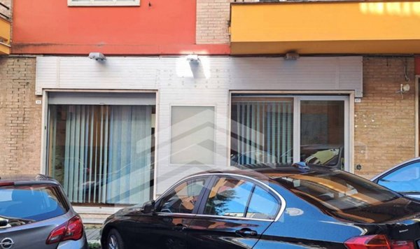 locale commerciale in vendita a Campobasso in zona Centro Città