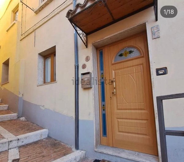 casa indipendente in vendita a Campobasso in zona Centro Città