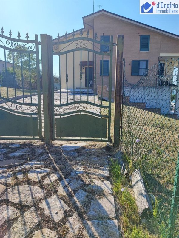 casa indipendente in vendita a Campobasso