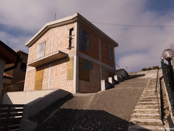 casa indipendente in vendita a Campobasso in zona Tappino