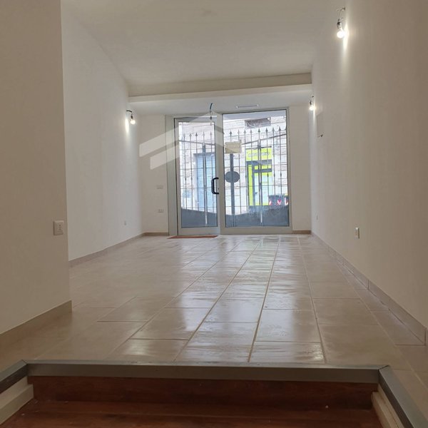 locale commerciale in vendita a Campobasso in zona Centro Città