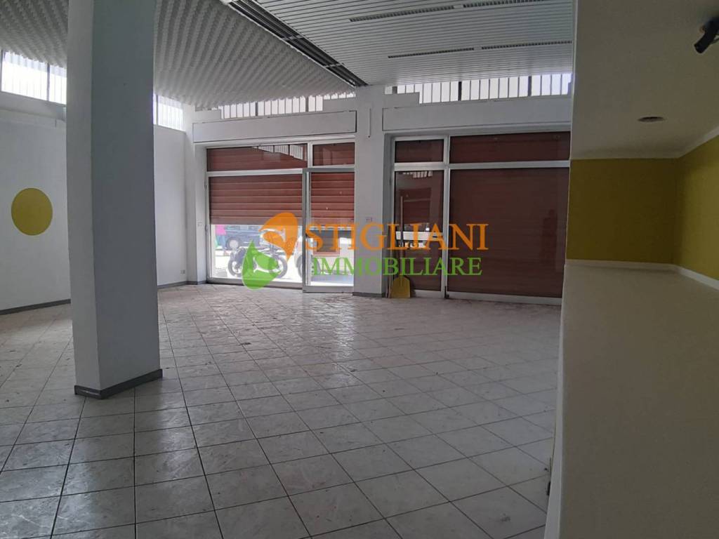 locale commerciale in vendita a Campobasso in zona Vazzieri