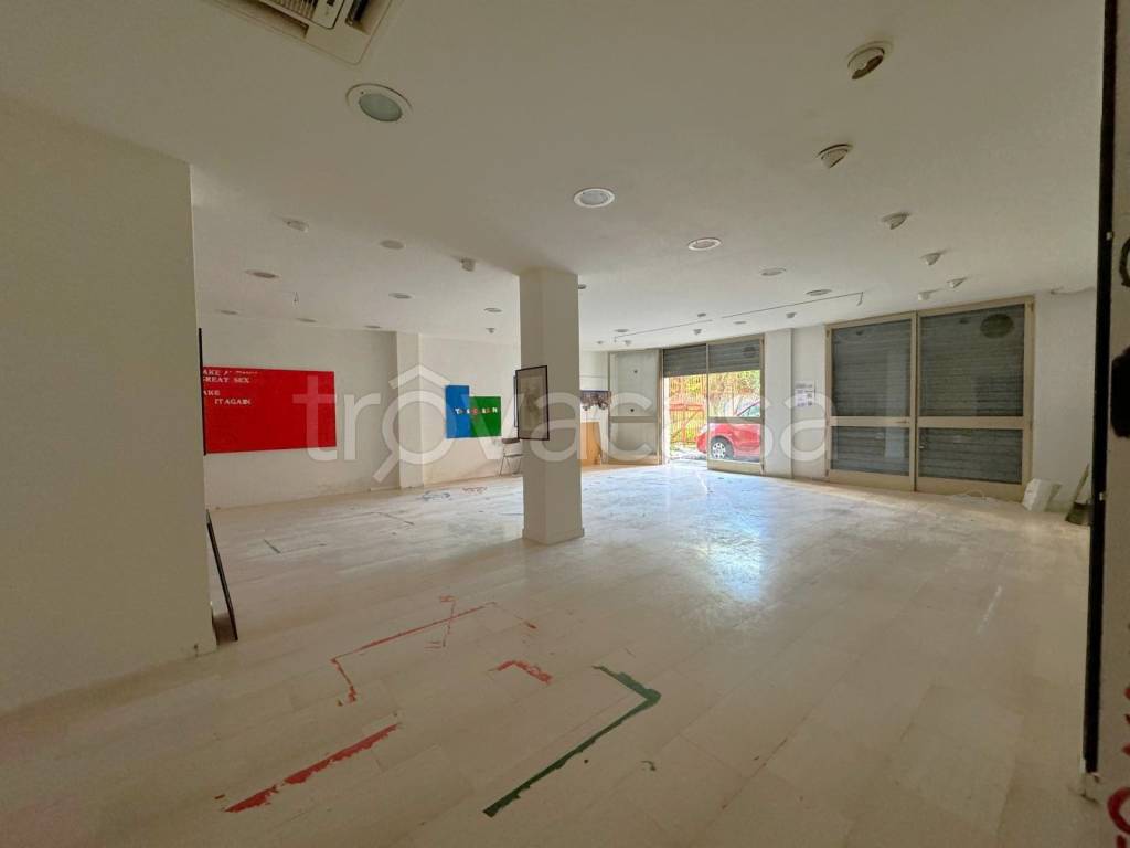 negozio in vendita a Campobasso in zona Centro Città