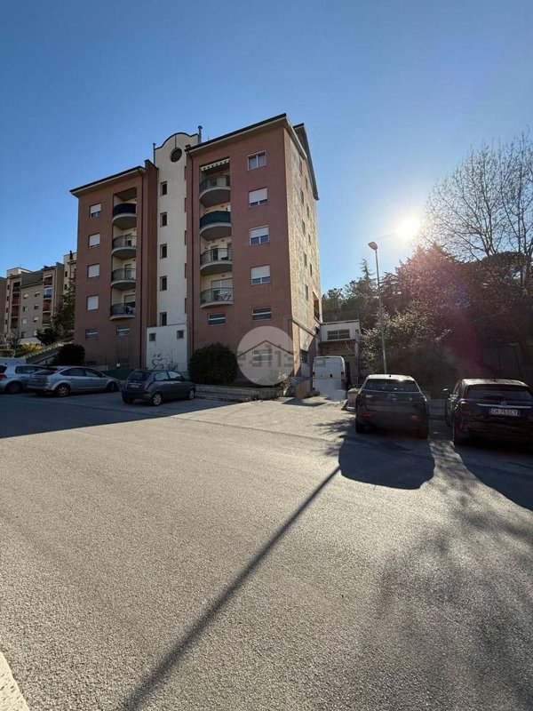 locale commerciale in vendita a Campobasso