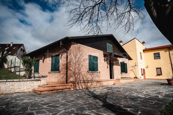 casa indipendente in vendita a Campobasso in zona Colle dell'Orso