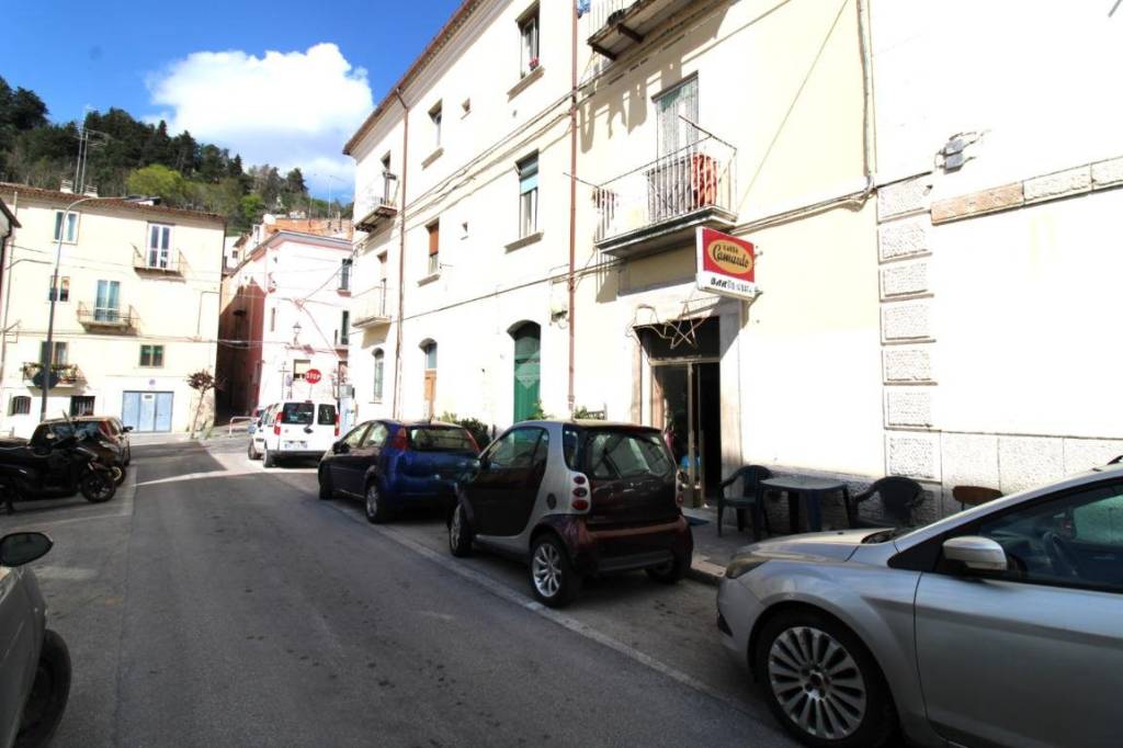 locale commerciale in vendita a Campobasso in zona Centro Città