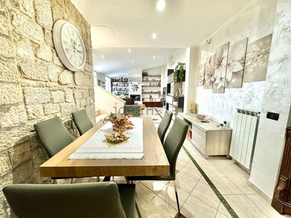 casa indipendente in vendita a Campobasso in zona Mascione