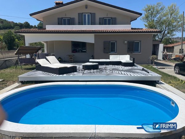 casa indipendente in vendita a Campobasso in zona Fossato Cupo