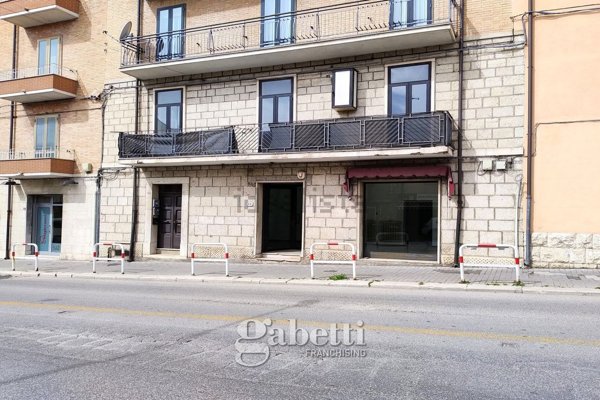 locale commerciale in vendita a Campobasso in zona Centro Città