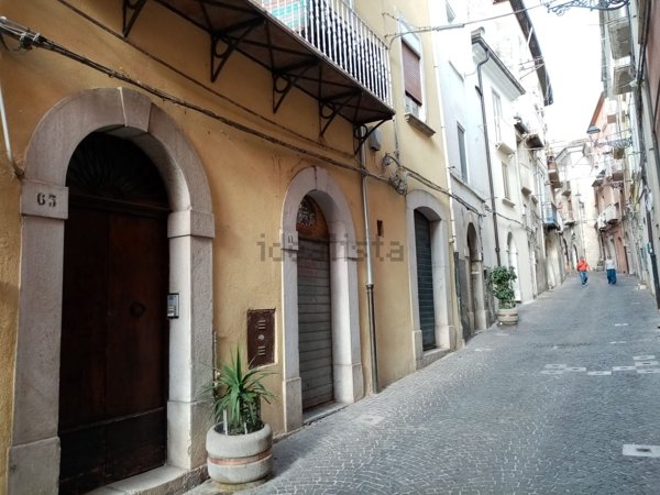 locale commerciale in vendita a Campobasso in zona Centro Città