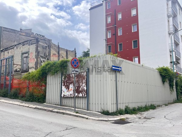 negozio in vendita a Campobasso in zona Centro Città