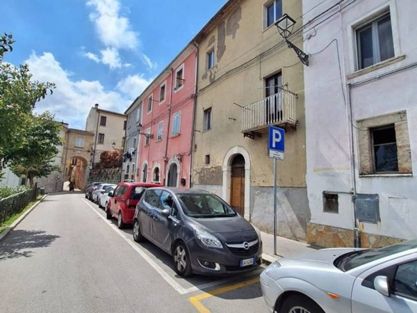 casa indipendente in vendita a Campobasso in zona Centro Città