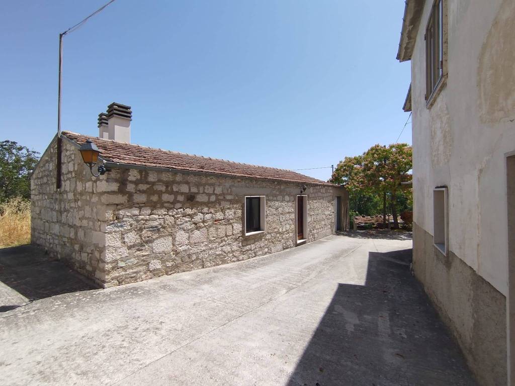 casa indipendente in vendita a Campobasso in zona San Giovanni in Golfo Primo