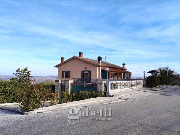casa indipendente in vendita a Campobasso
