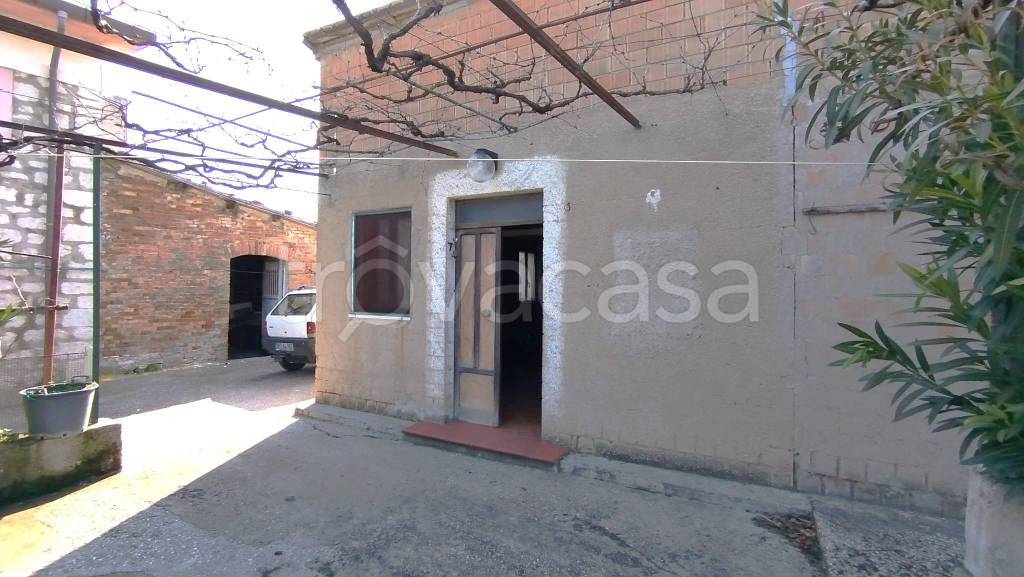 casa indipendente in vendita a Campobasso in zona Centro Città