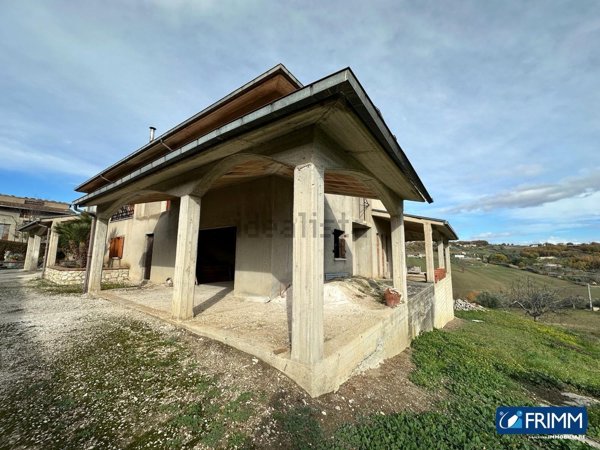 casa indipendente in vendita a Campobasso in zona Colle dell'Orso