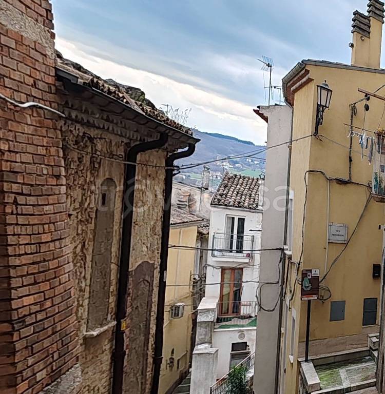 casa indipendente in vendita a Campobasso in zona Centro Città