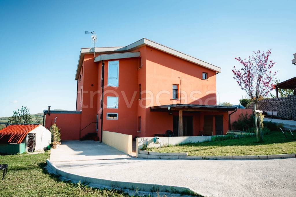 casa indipendente in vendita a Campobasso in zona Tappino