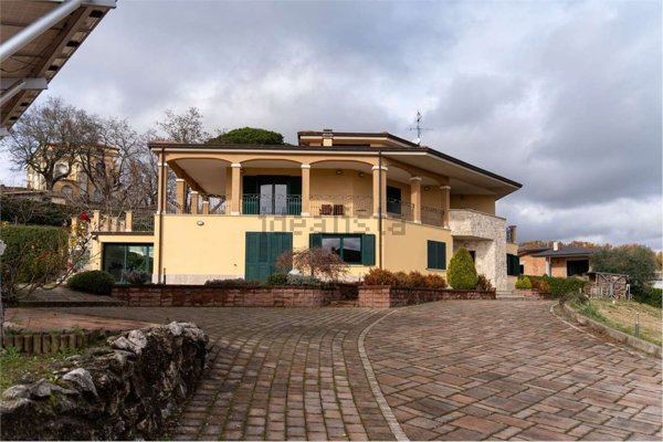 casa indipendente in vendita a Campobasso in zona Colle dell'Orso