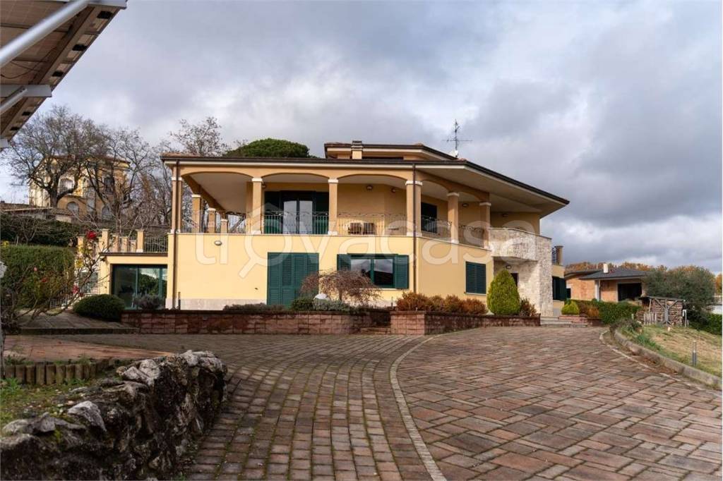 casa indipendente in vendita a Campobasso in zona Colle dell'Orso