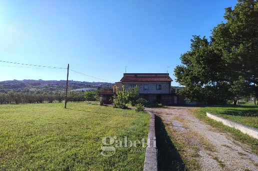 casa indipendente in vendita a Campobasso in zona Mascione