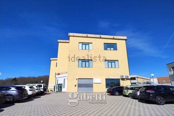 ufficio in vendita a Campobasso in zona Pesco Farese