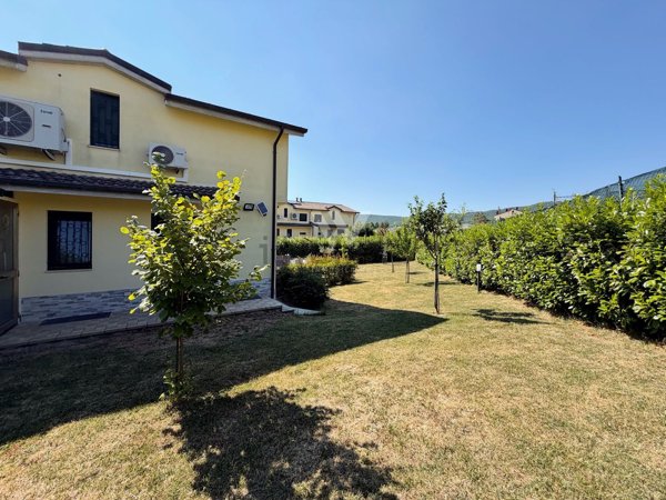 casa indipendente in vendita a Campobasso in zona Coste di Oratino