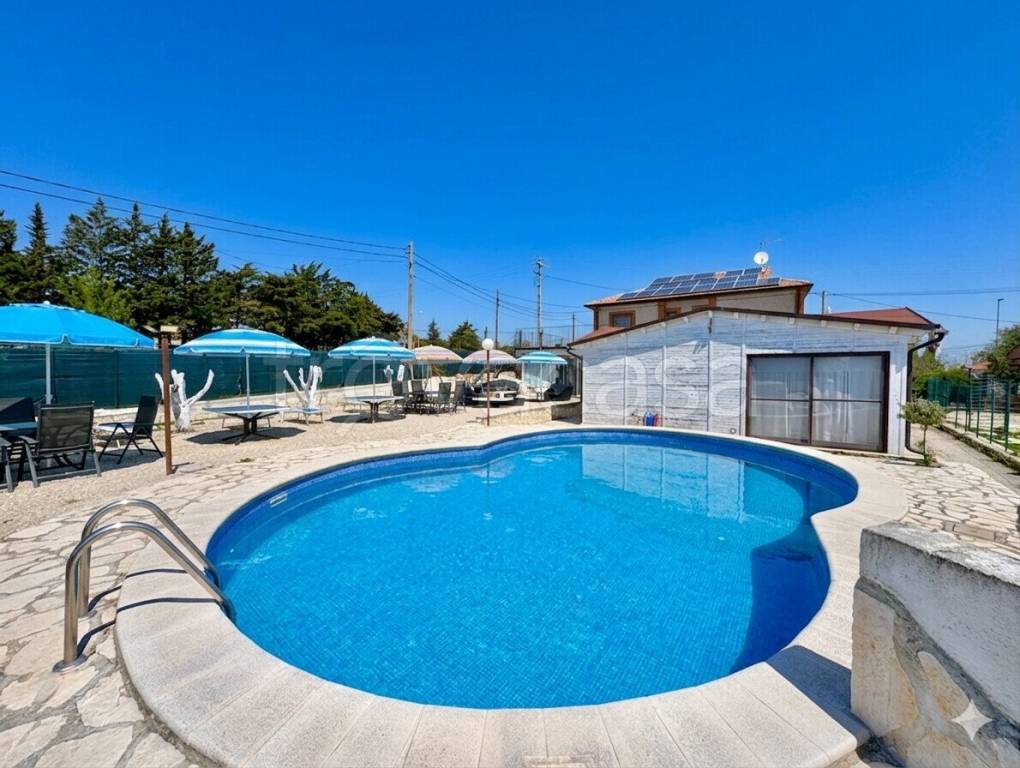 casa indipendente in vendita a Campobasso in zona Coste di Oratino