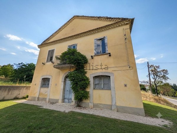casa indipendente in vendita a Campobasso in zona Fossato Cupo