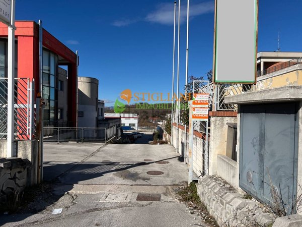 locale commerciale in vendita a Campobasso in zona Pesco Farese