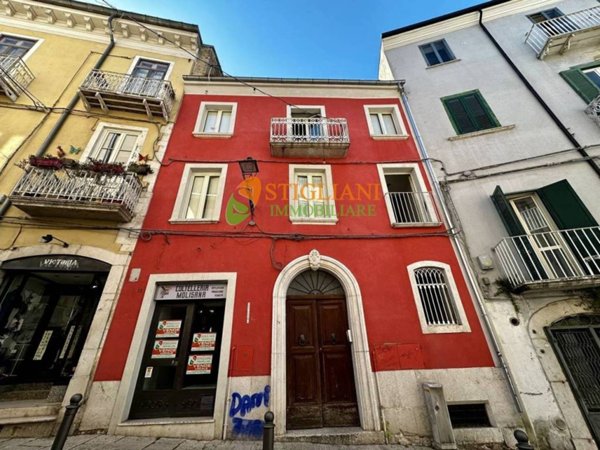 casa indipendente in vendita a Campobasso in zona Centro Città