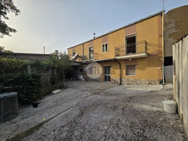 casa indipendente in vendita a Campobasso in zona Polese