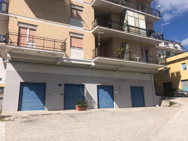 locale commerciale in vendita a Campobasso in zona Centro Città