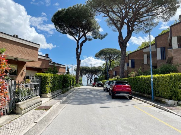 casa indipendente in vendita a Campobasso in zona Vazzieri