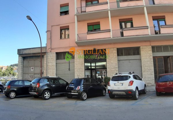 locale commerciale in vendita a Campobasso in zona Centro Città