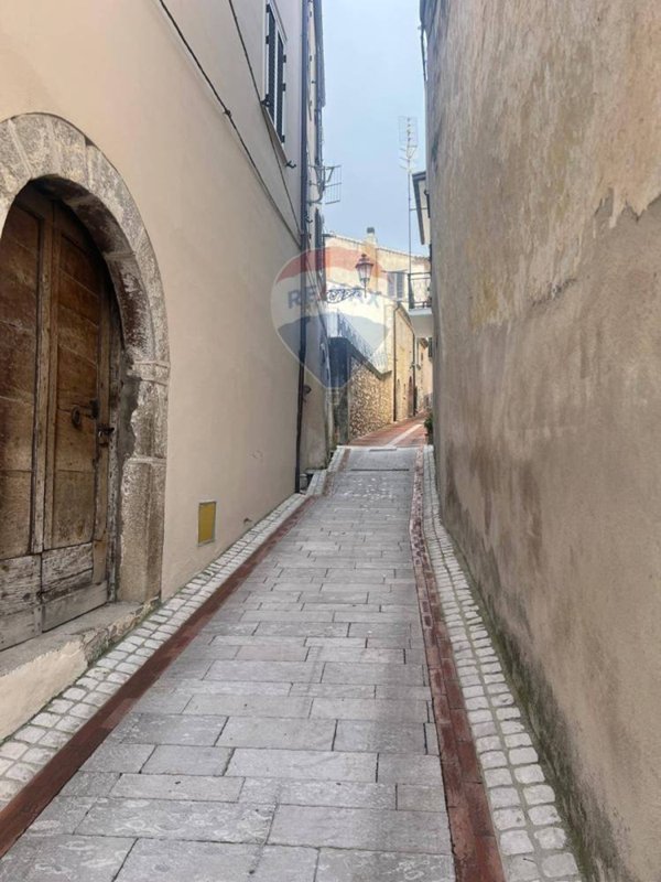 casa indipendente in vendita a Campochiaro