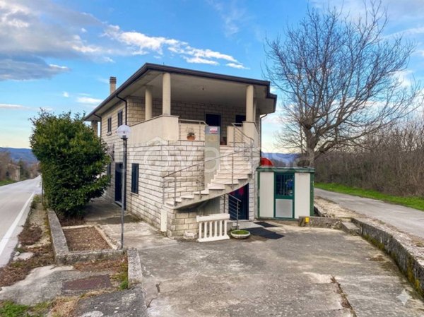 casa indipendente in vendita a Campochiaro