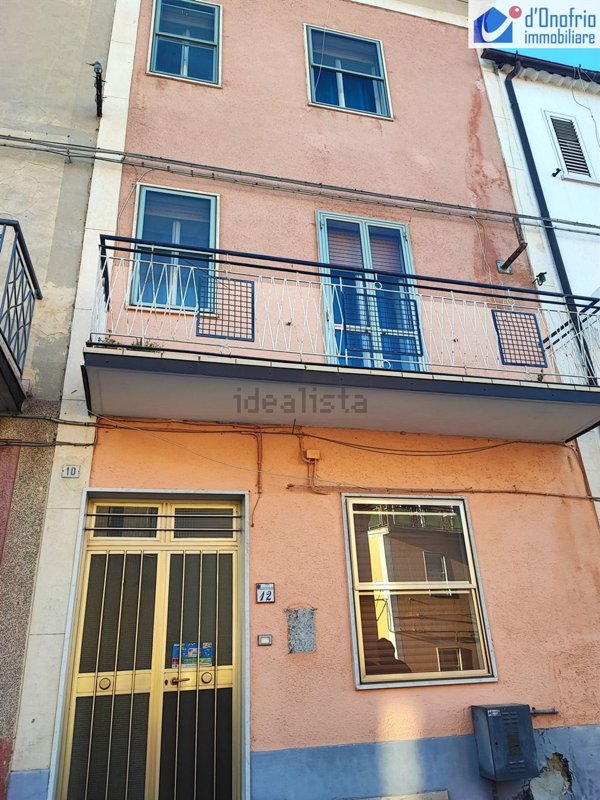 esavano in vendita a Campodipietra