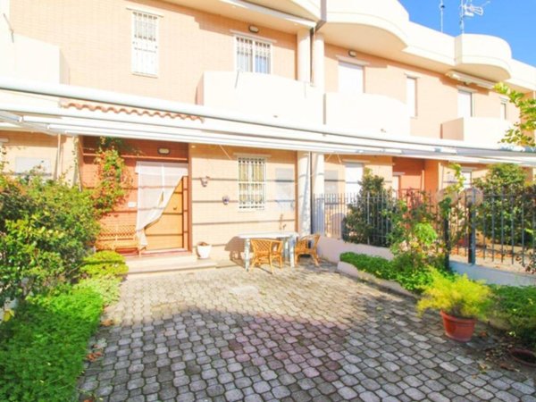 casa indipendente in vendita a Campomarino
