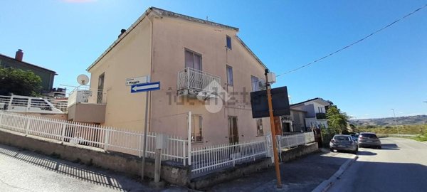 casa indipendente in vendita a Campomarino