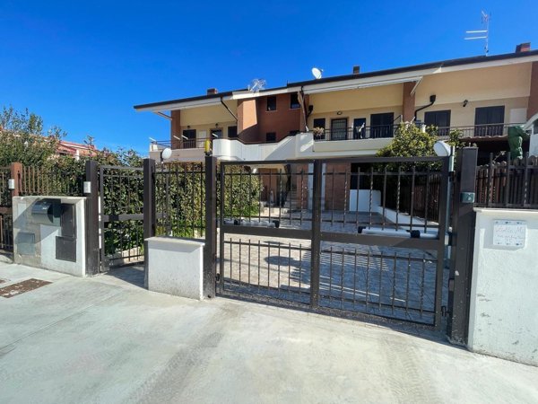 casa indipendente in vendita a Campomarino
