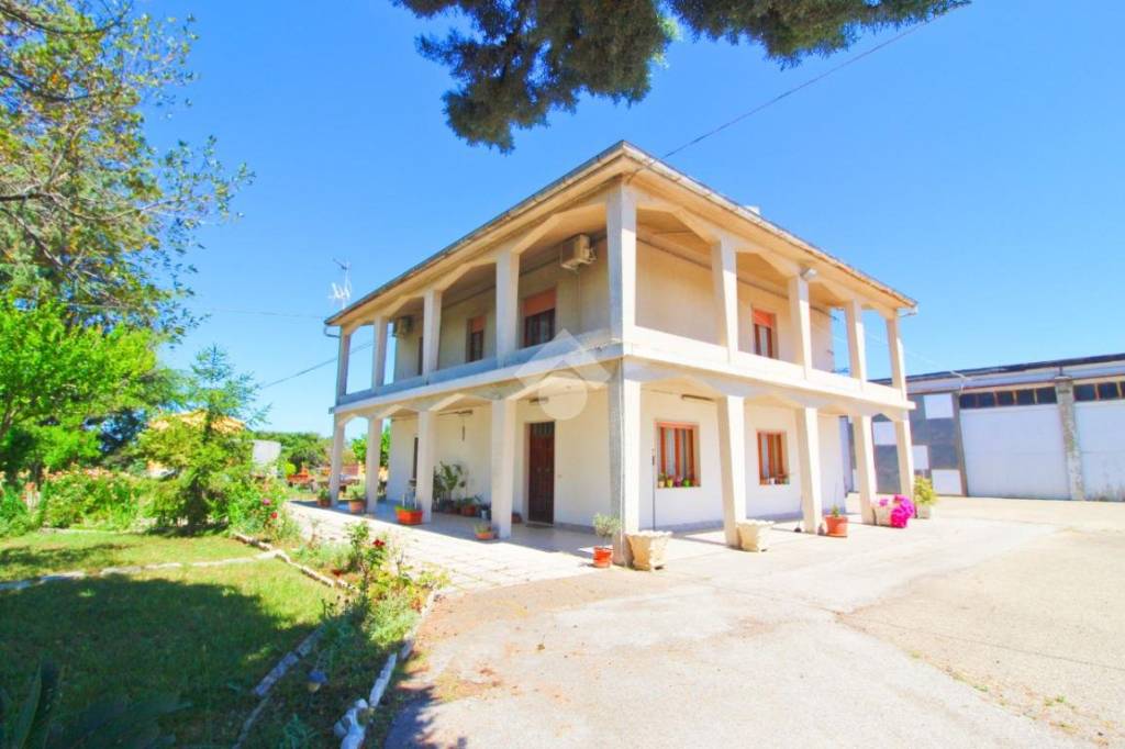 casa indipendente in vendita a Campomarino