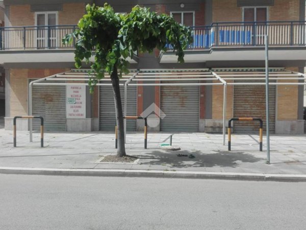 locale commerciale in vendita a Campomarino